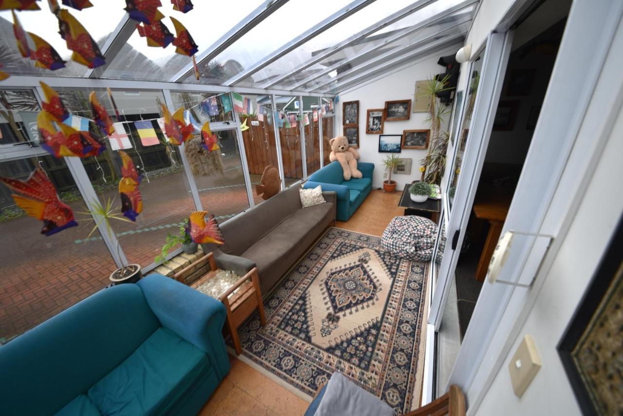 نزل روتوروافي Funky Green Voyager Backpackers المظهر الخارجي الصورة