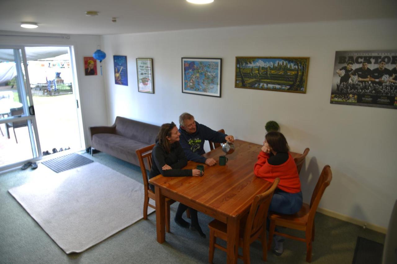 نزل روتوروافي Funky Green Voyager Backpackers المظهر الخارجي الصورة